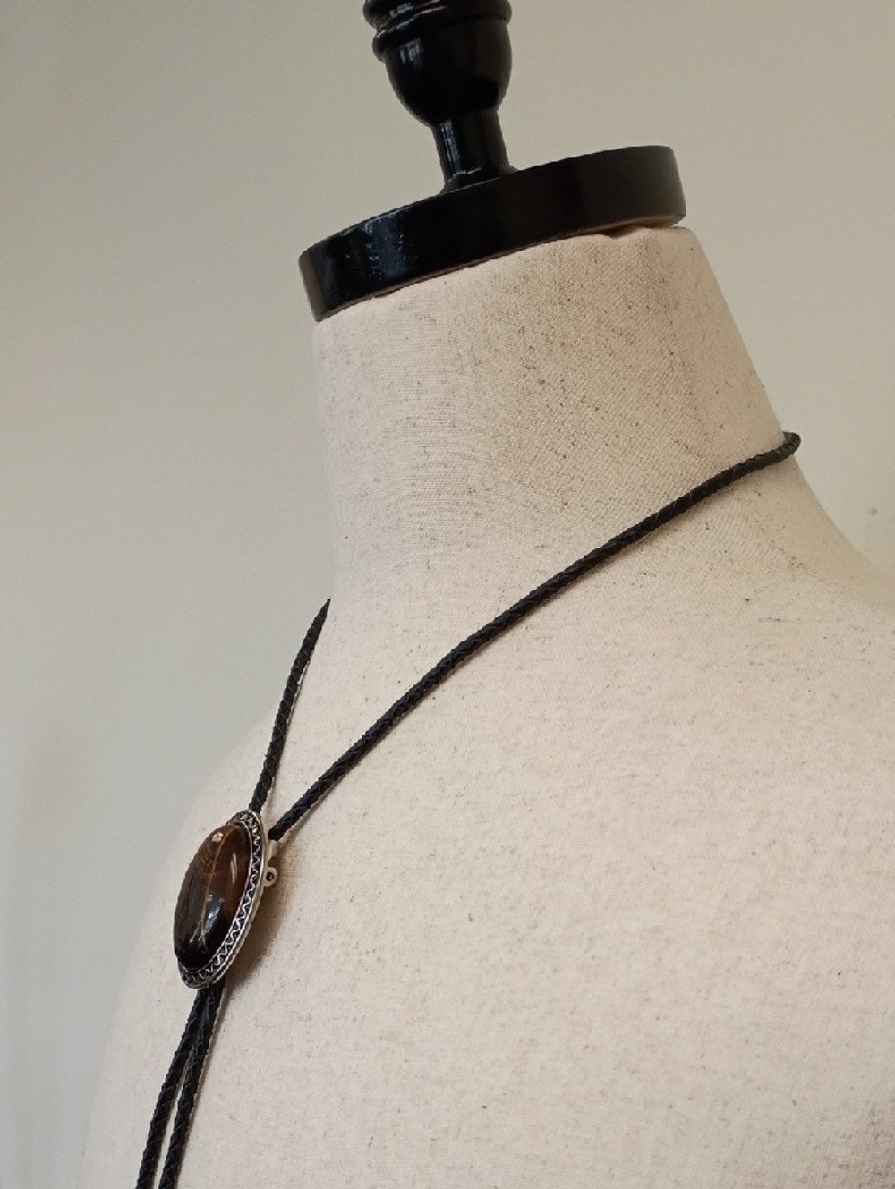 Western Bolo Tie Necklace Brown Cabochon Pendant Black Cord Vintage Style - Picture 5 of 11